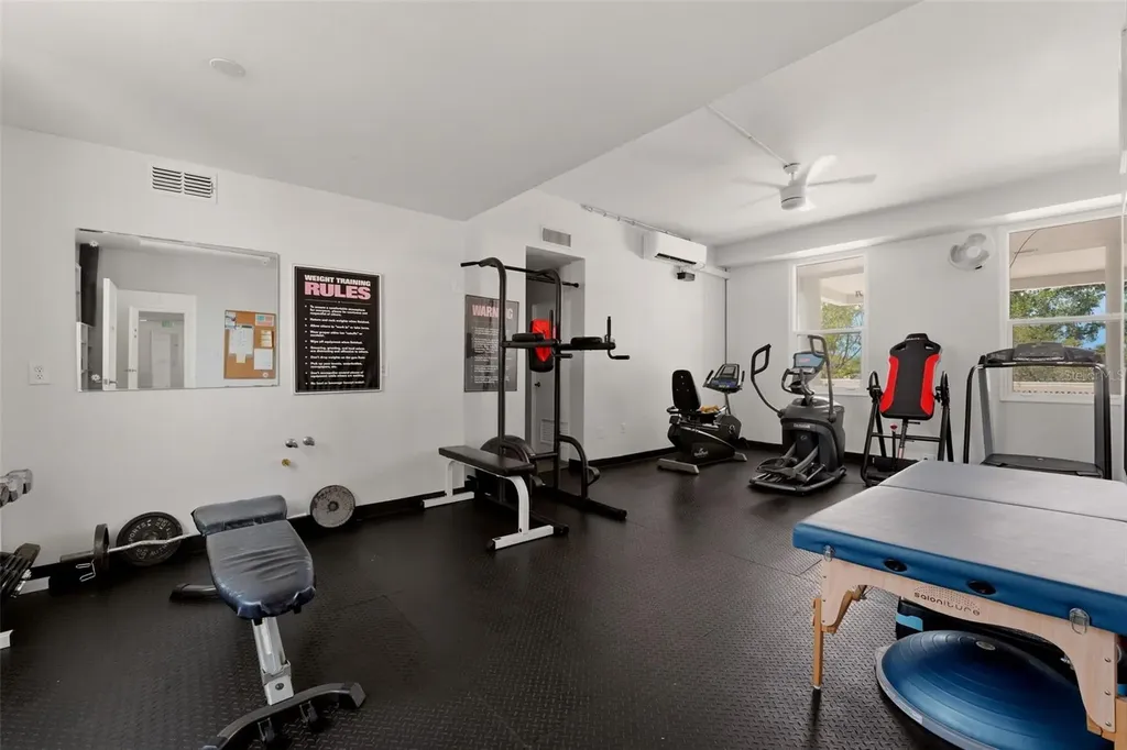 33 S Gulfstream Avenue Sarasota FL 34236