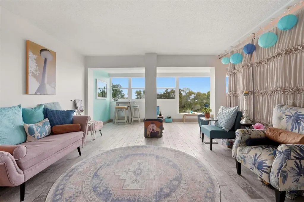 33 S Gulfstream Avenue Sarasota FL 34236