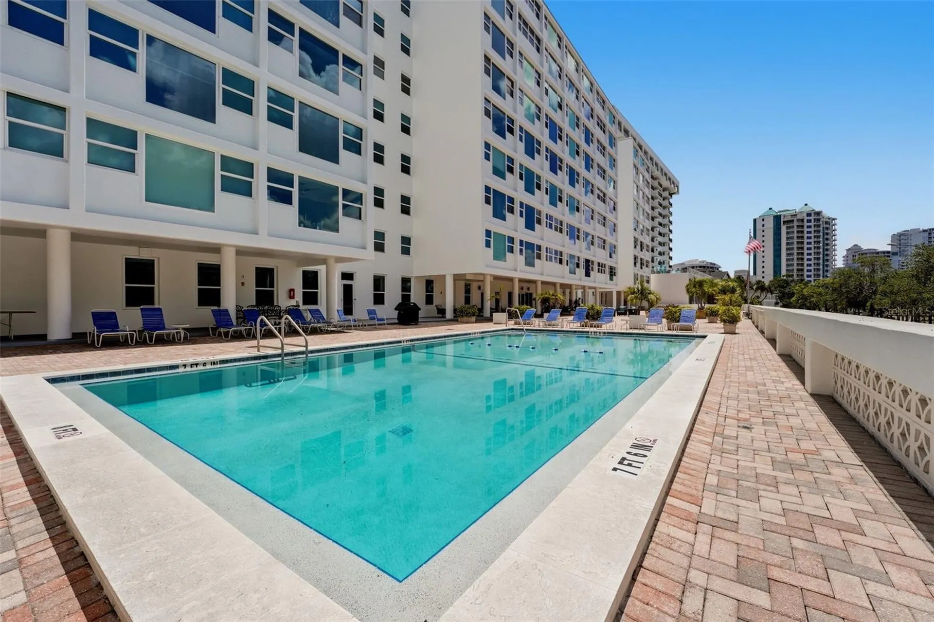 33 S Gulfstream Avenue Sarasota FL 34236