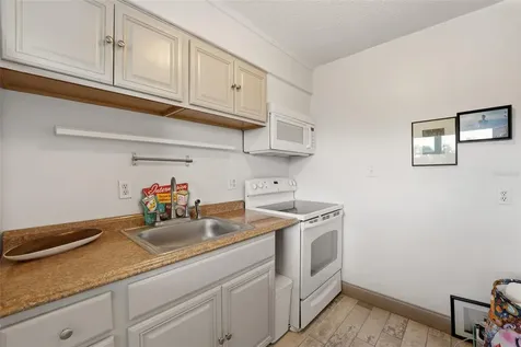 33 S Gulfstream Avenue Sarasota FL 34236
