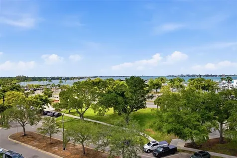 33 S Gulfstream Avenue Sarasota FL 34236