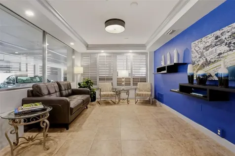 33 S Gulfstream Avenue Sarasota FL 34236