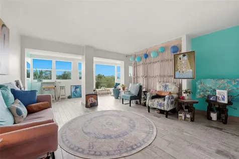 33 S Gulfstream Avenue Sarasota FL 34236