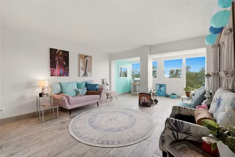 33 S Gulfstream Avenue Sarasota FL 34236