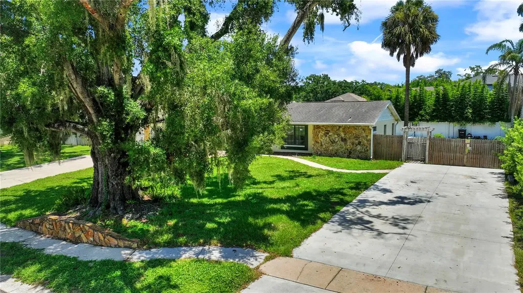 13603 Westshire Drive Tampa FL 33618