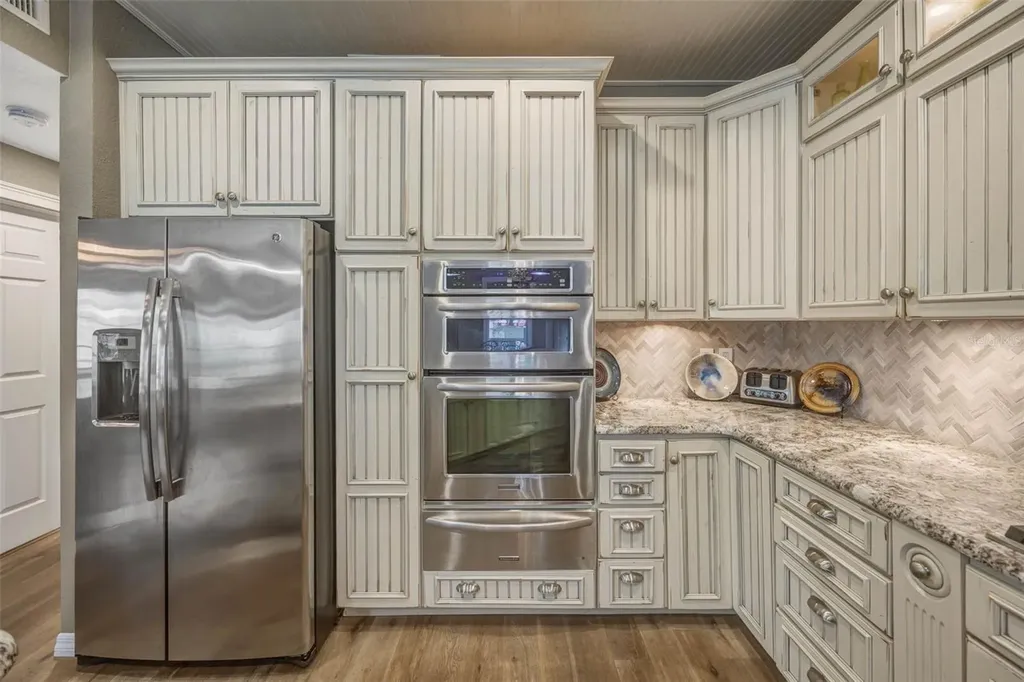 852 35th Avenue N St Petersburg FL 33704