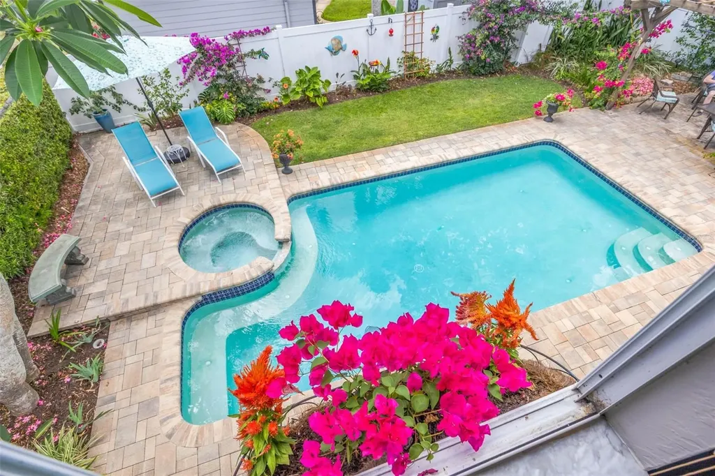 852 35th Avenue N St Petersburg FL 33704