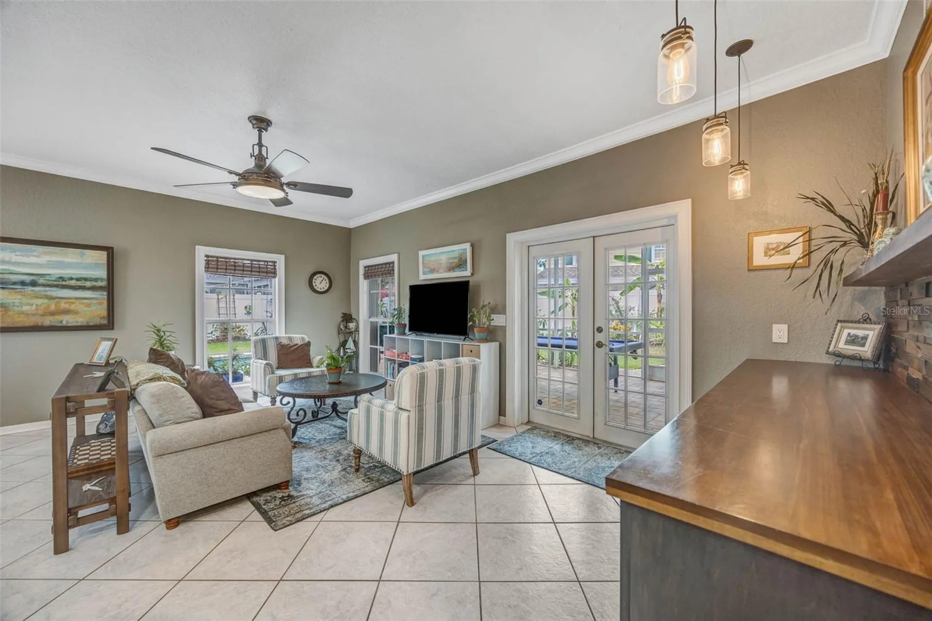 852 35th Avenue N St Petersburg FL 33704
