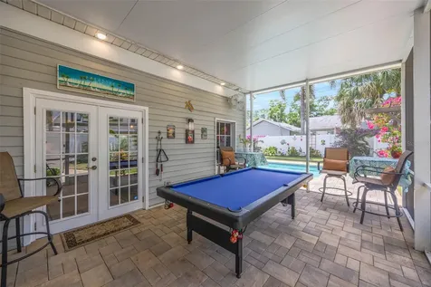 852 35th Avenue N St Petersburg FL 33704