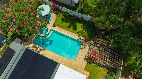 852 35th Avenue N St Petersburg FL 33704