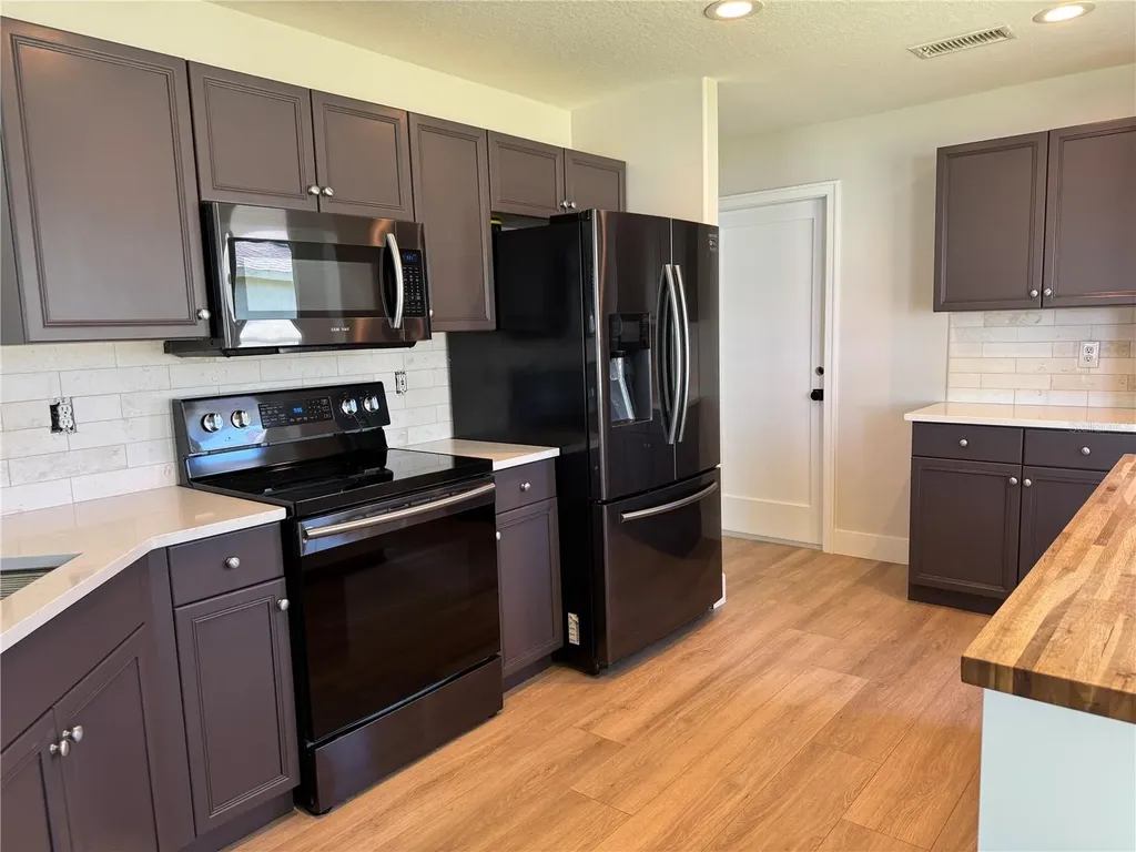 3709 62nd Avenue E Bradenton FL 34203