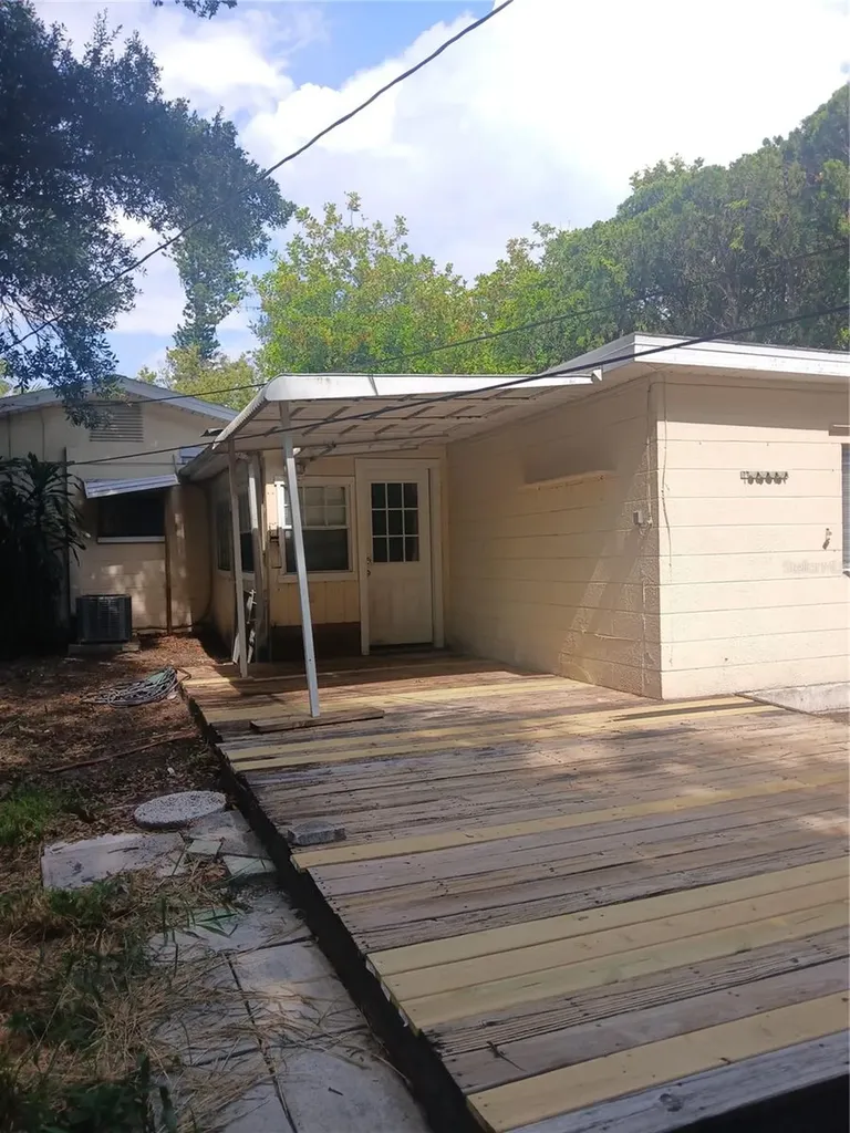 5410 70th Way N St Petersburg FL 33709