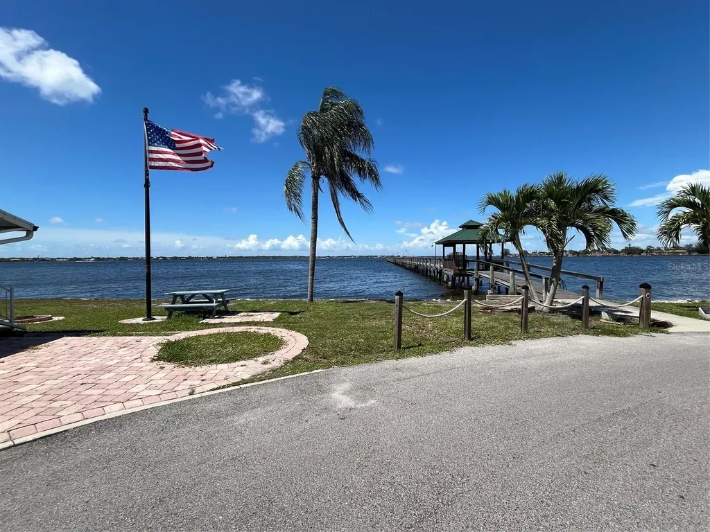 14 Lafayette Street Bradenton FL 34208