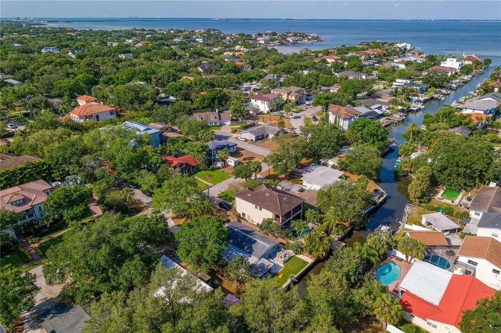 4815 W San Rafael Street Tampa FL 33629