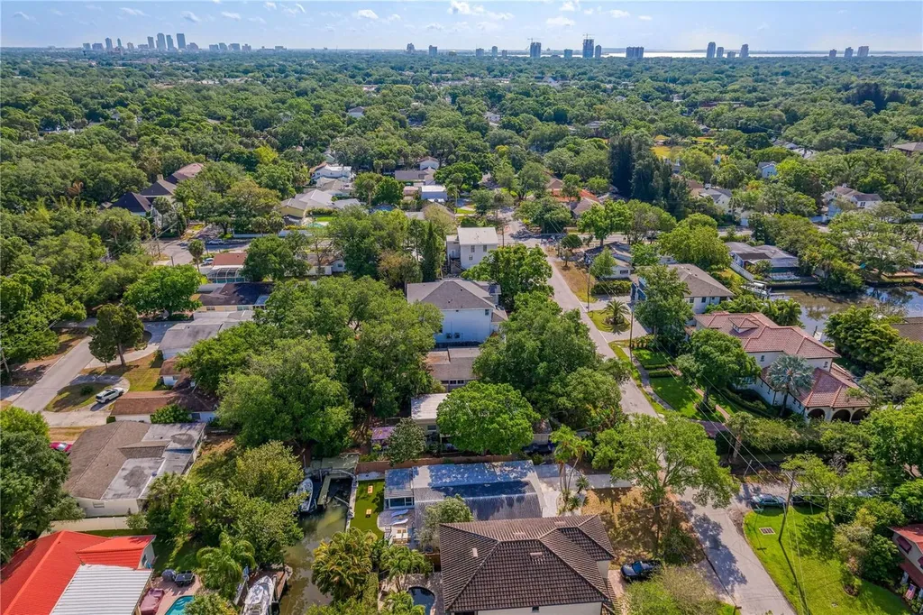 4815 W San Rafael Street Tampa FL 33629