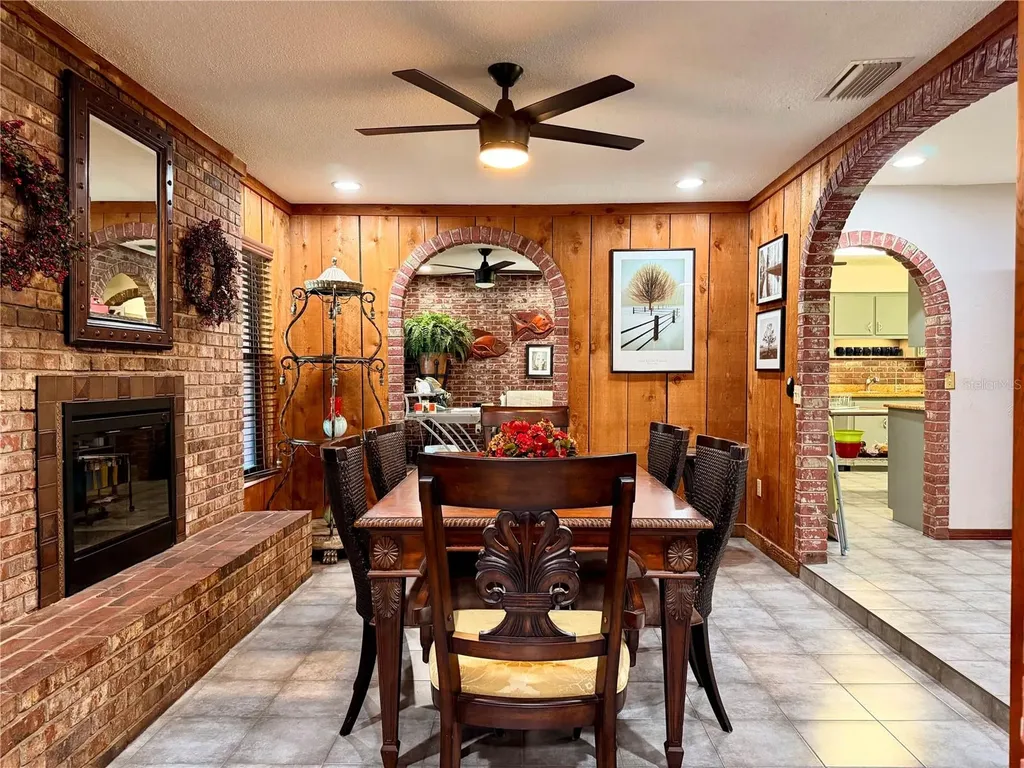 404 Ridgewood Avenue Dundee FL 33838