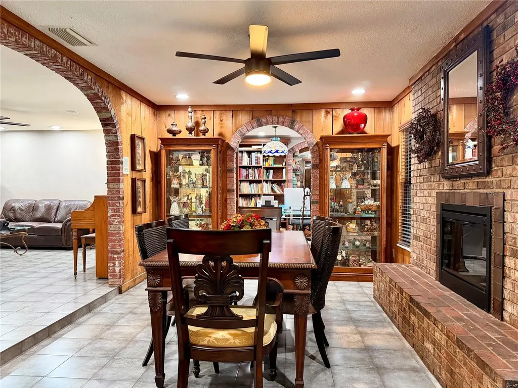 404 Ridgewood Avenue Dundee FL 33838