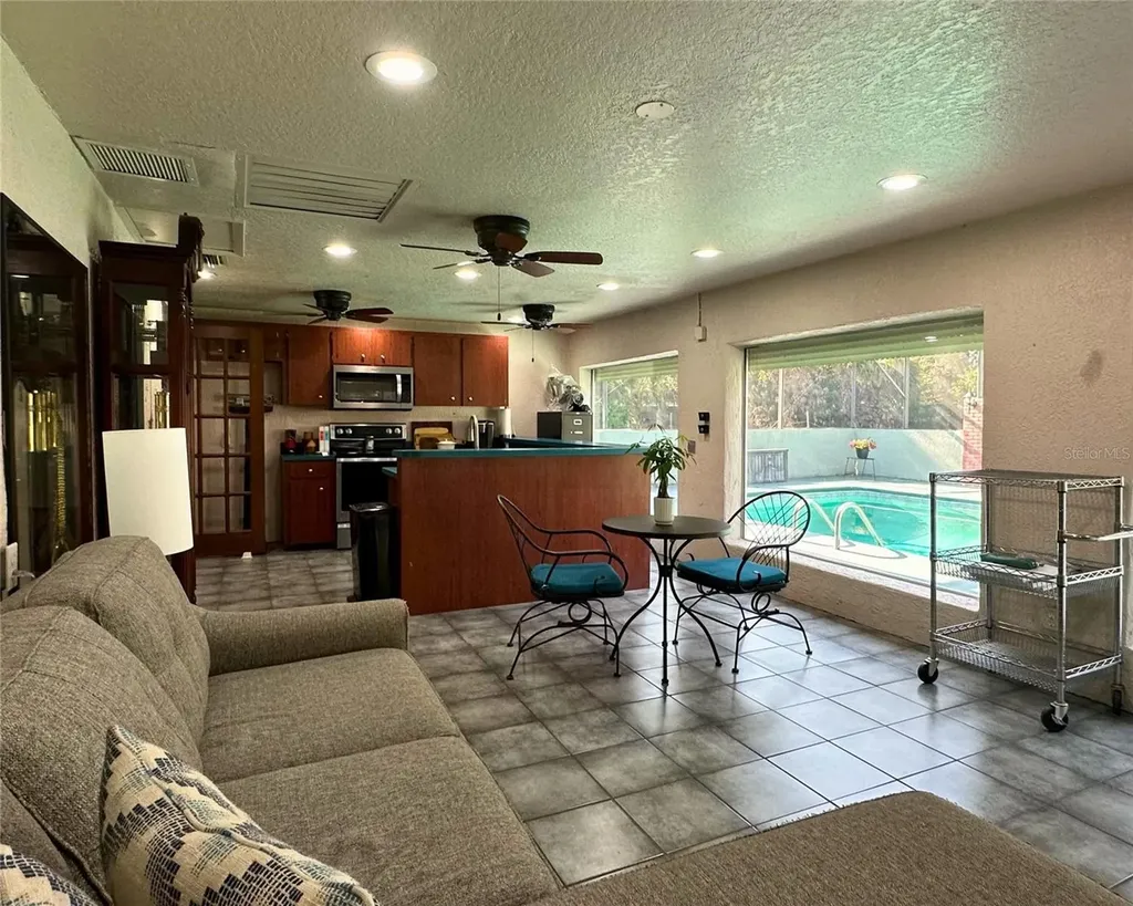 404 Ridgewood Avenue Dundee FL 33838