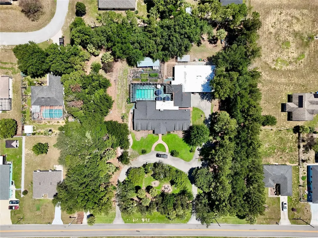 404 Ridgewood Avenue Dundee FL 33838