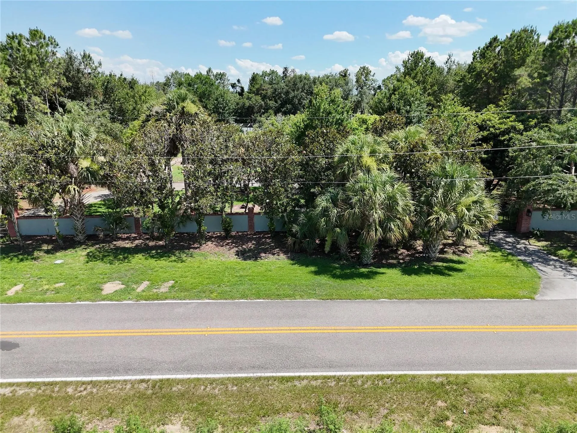 404 Ridgewood Avenue Dundee FL 33838
