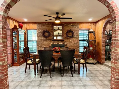 404 Ridgewood Avenue Dundee FL 33838