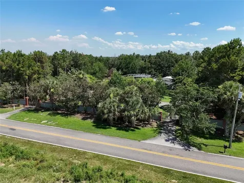 404 Ridgewood Avenue Dundee FL 33838
