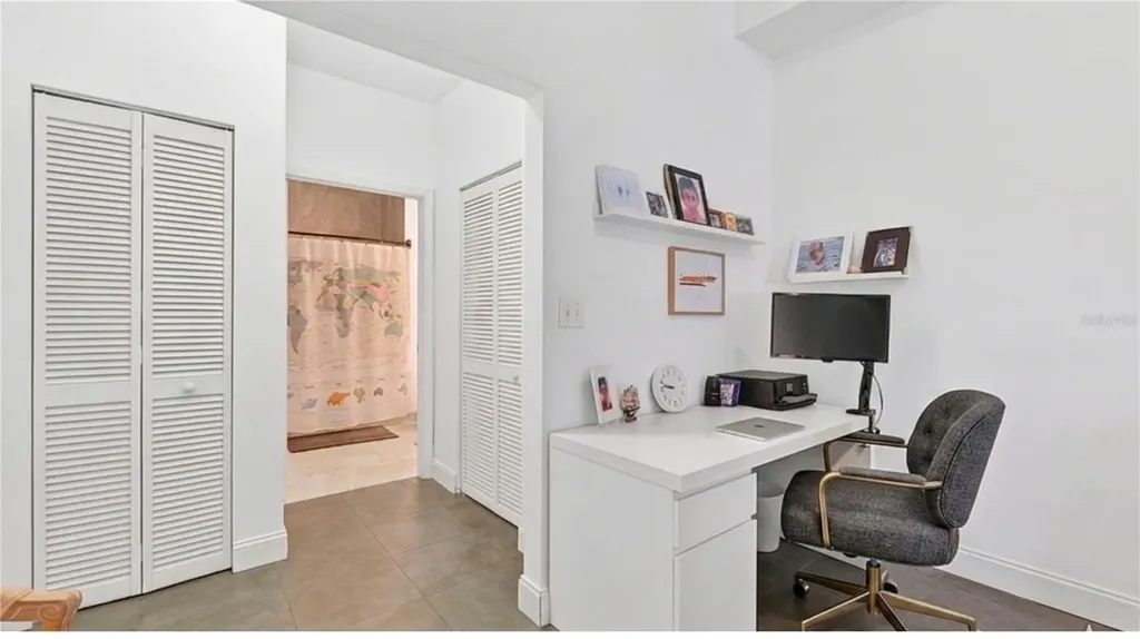 31 SE 5th Street Miami FL 33131