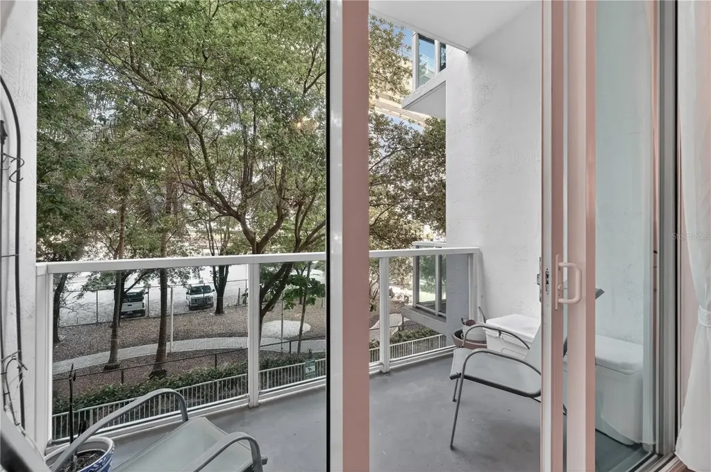 31 SE 5th Street Miami FL 33131