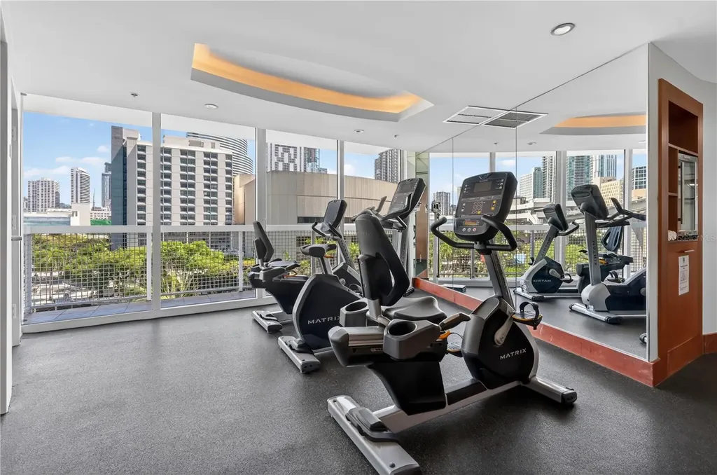 31 SE 5th Street Miami FL 33131