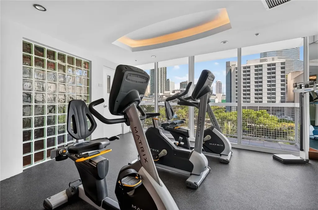 31 SE 5th Street Miami FL 33131