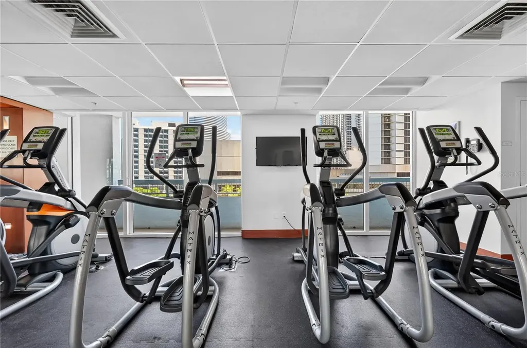 31 SE 5th Street Miami FL 33131