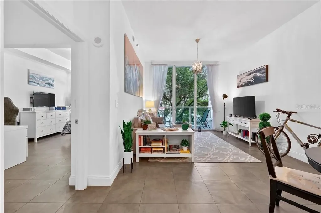 31 SE 5th Street Miami FL 33131