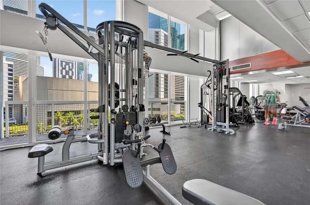 31 SE 5th Street Miami FL 33131