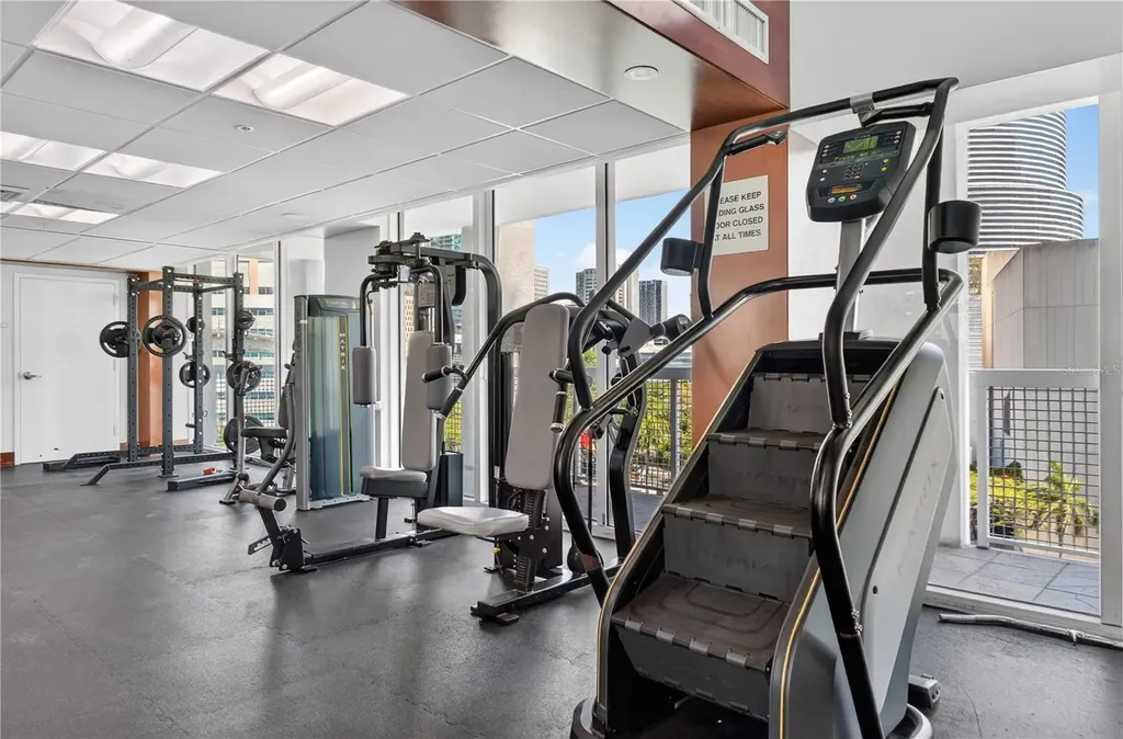 31 SE 5th Street Miami FL 33131