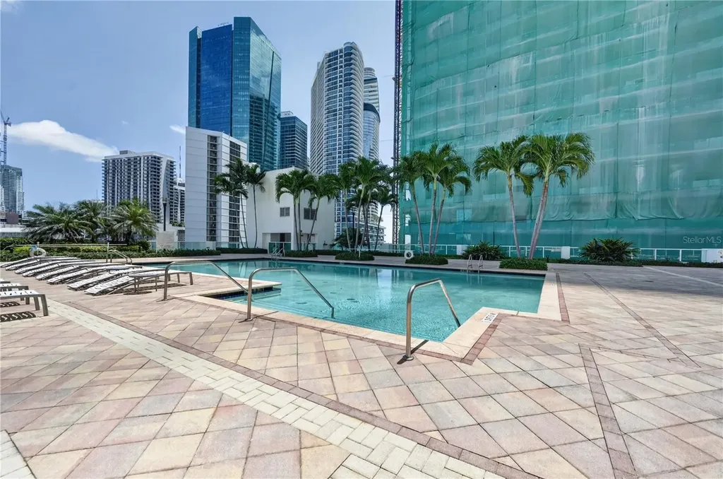 31 SE 5th Street Miami FL 33131
