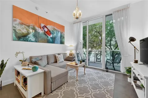 31 SE 5th Street Miami FL 33131
