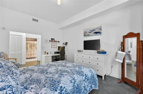 31 SE 5th Street Miami FL 33131