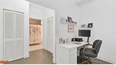 31 SE 5th Street Miami FL 33131