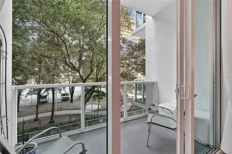 31 SE 5th Street Miami FL 33131