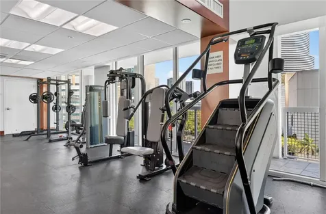 31 SE 5th Street Miami FL 33131
