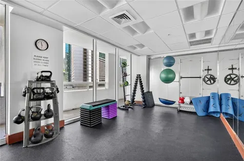 31 SE 5th Street Miami FL 33131
