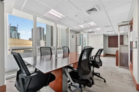 31 SE 5th Street Miami FL 33131