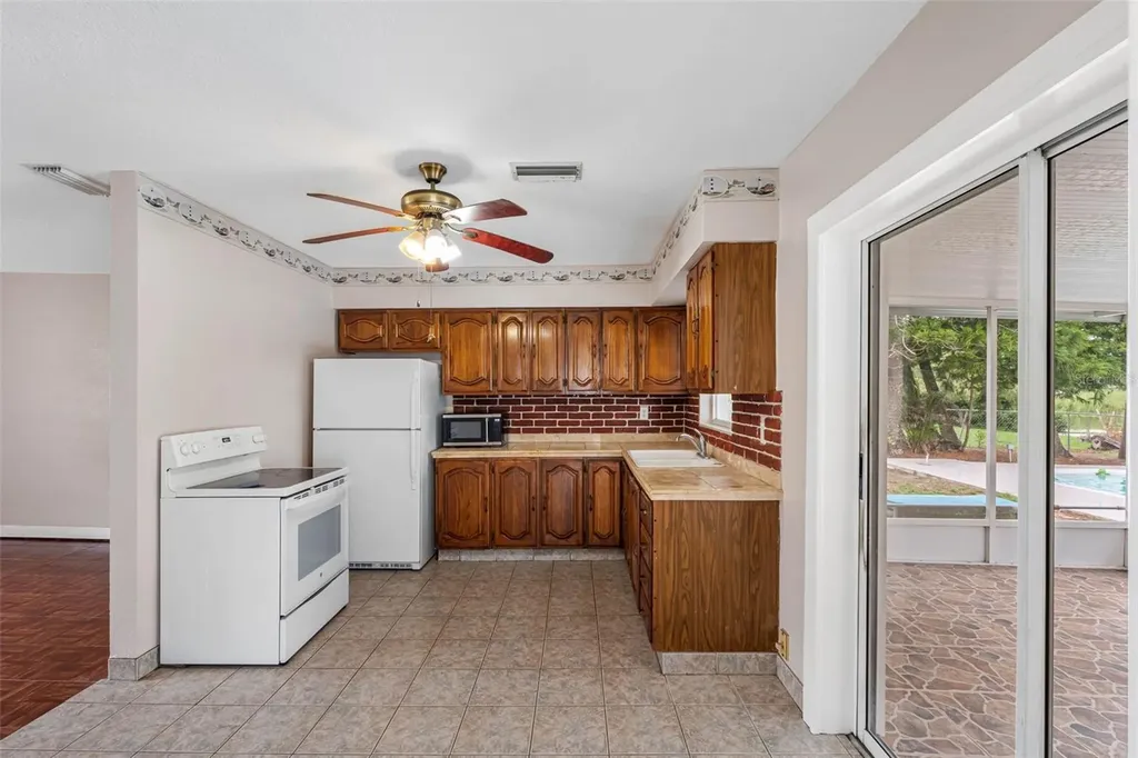 126 W Grapefruit Circle Clearwater FL 33759