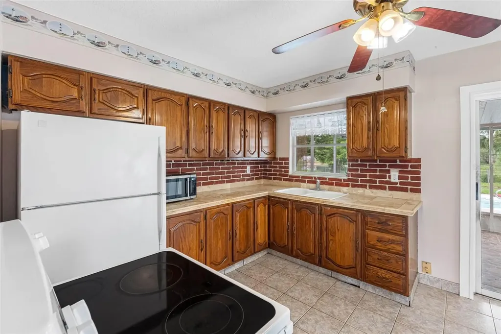 126 W Grapefruit Circle Clearwater FL 33759
