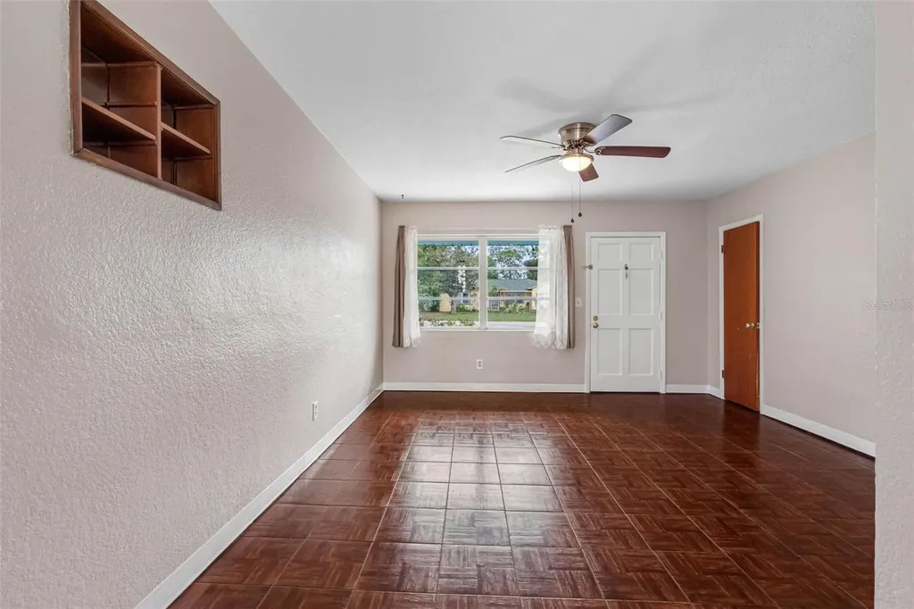 126 W Grapefruit Circle Clearwater FL 33759
