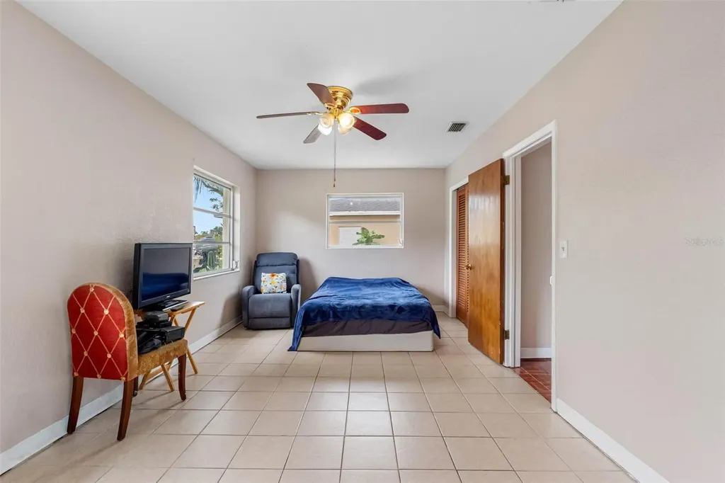 126 W Grapefruit Circle Clearwater FL 33759