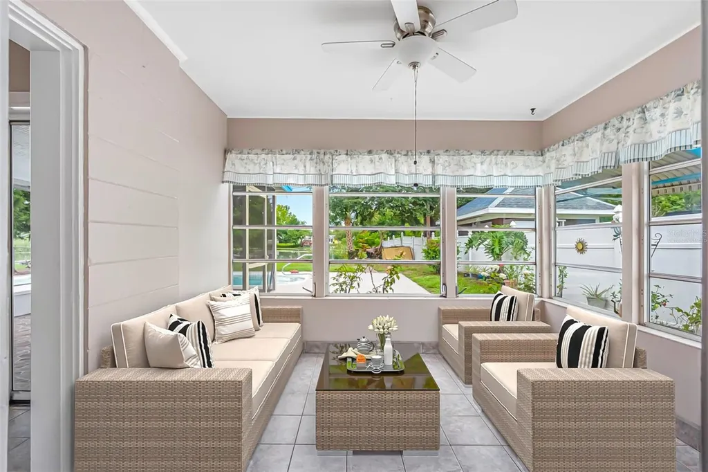 126 W Grapefruit Circle Clearwater FL 33759