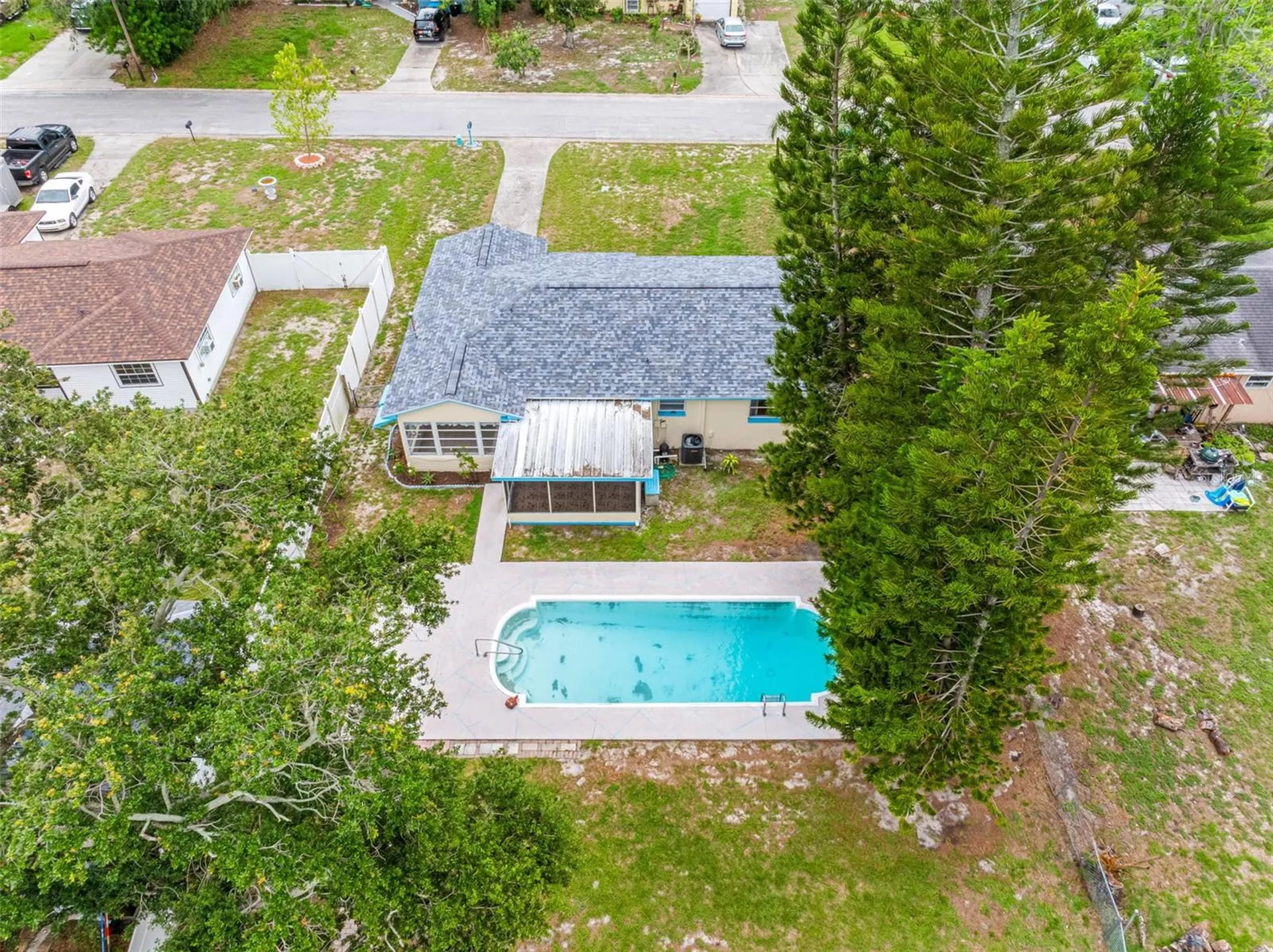 126 W Grapefruit Circle Clearwater FL 33759