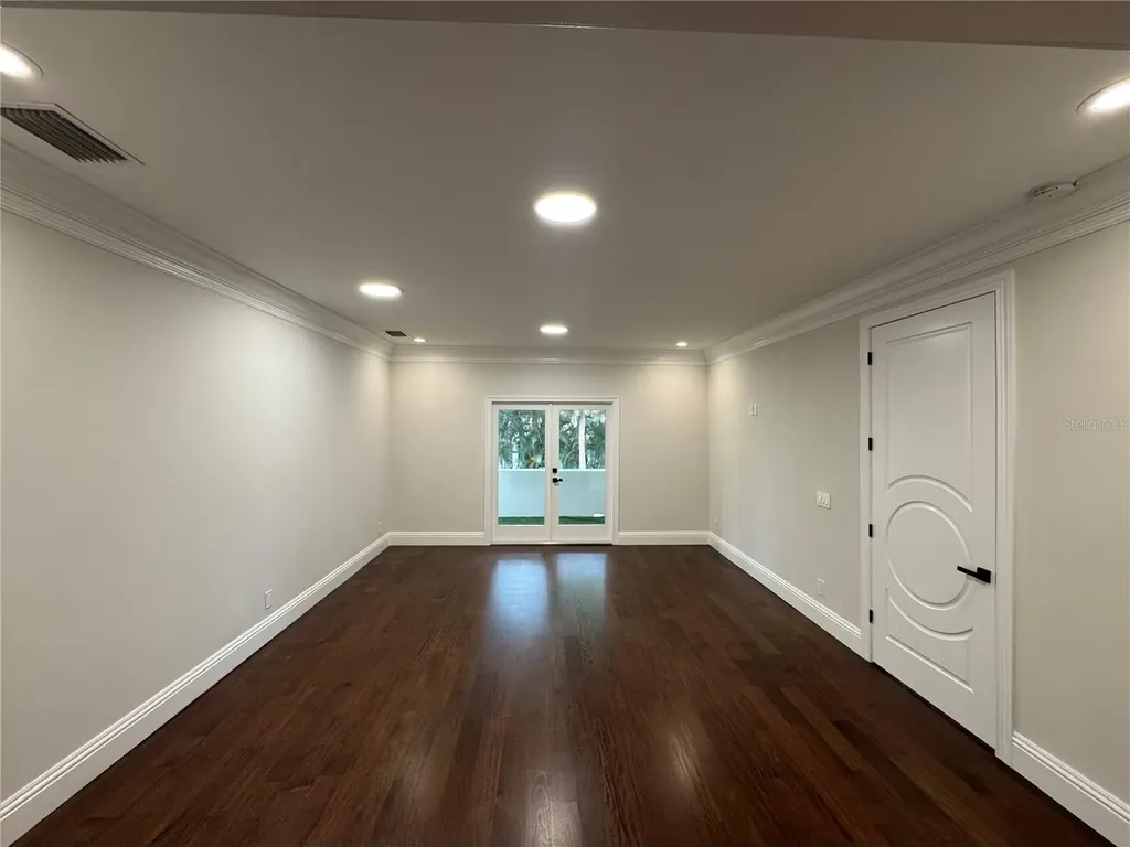 420 S Royal Poinciana Drive Tampa FL 33609