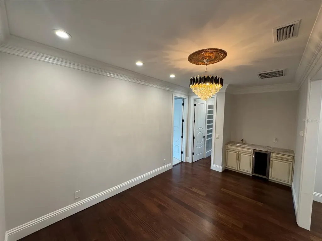 420 S Royal Poinciana Drive Tampa FL 33609
